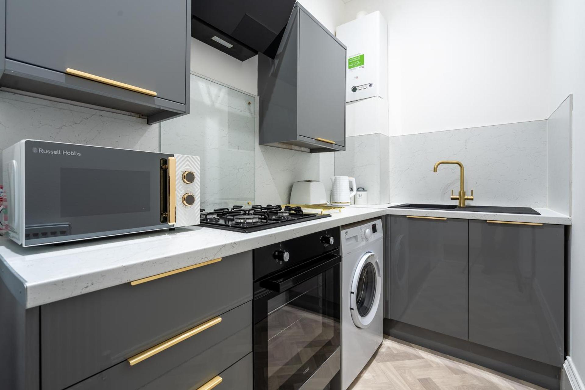 Coatbridge Apartment * Coatbridge